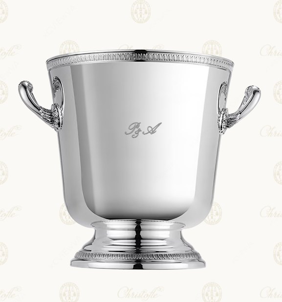 Champañera de plata grabada con las iniciales P y A